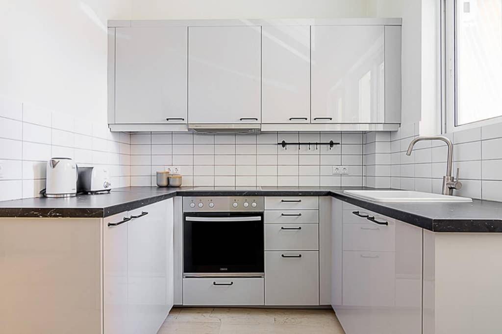 Cozy Flat With 1 Bedroom Next To Metro Station Athen Eksteriør billede