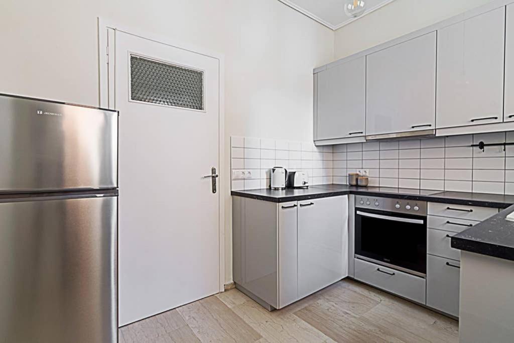 Cozy Flat With 1 Bedroom Next To Metro Station Athen Eksteriør billede