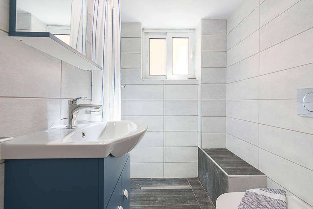 Cozy Flat With 1 Bedroom Next To Metro Station Athen Eksteriør billede